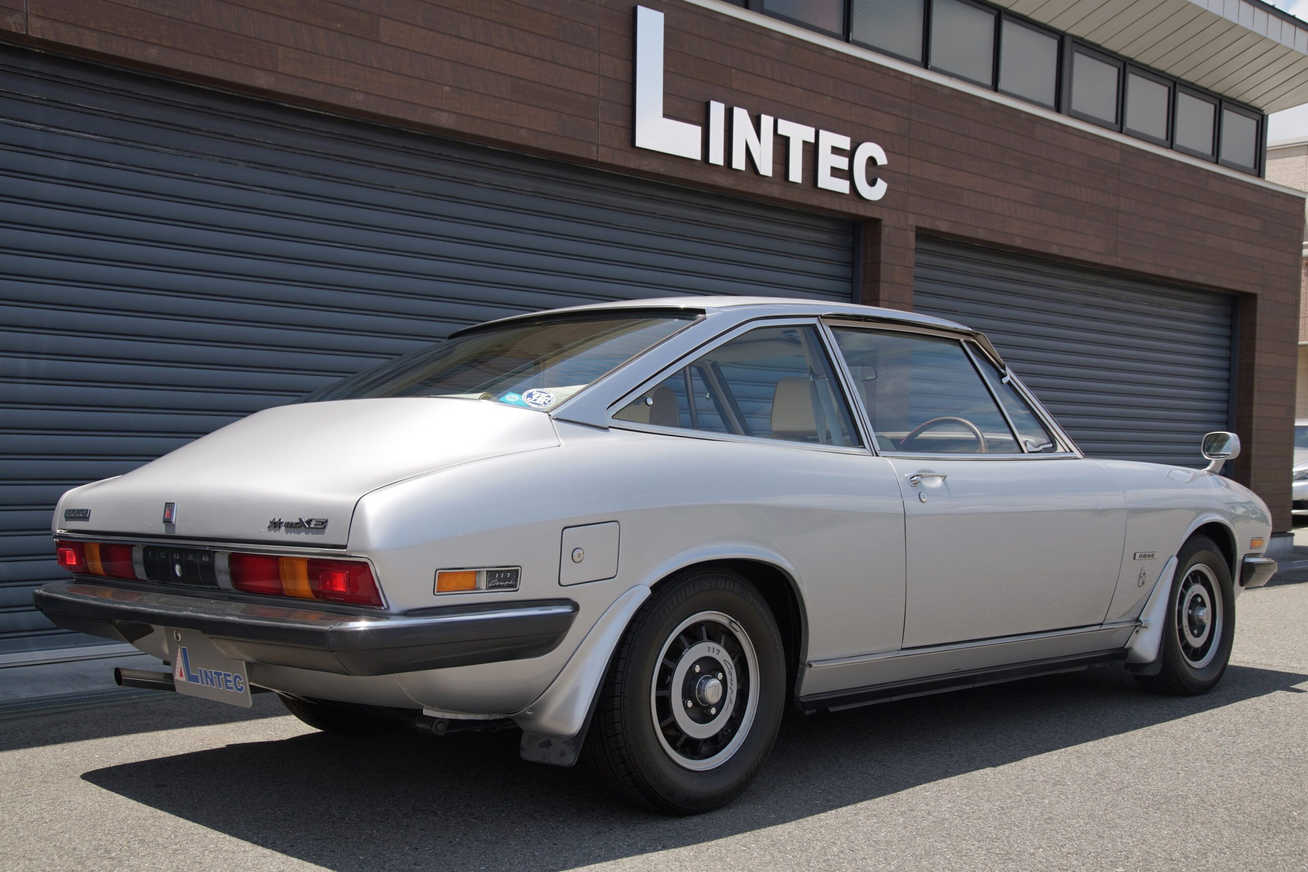 いすゞ 117クーペxe ｄｏｈｃ ５ｍｔ １３ａｗ 社外電動ファン シルバー 外車 輸入車の買取 販売 リンテック Lintec