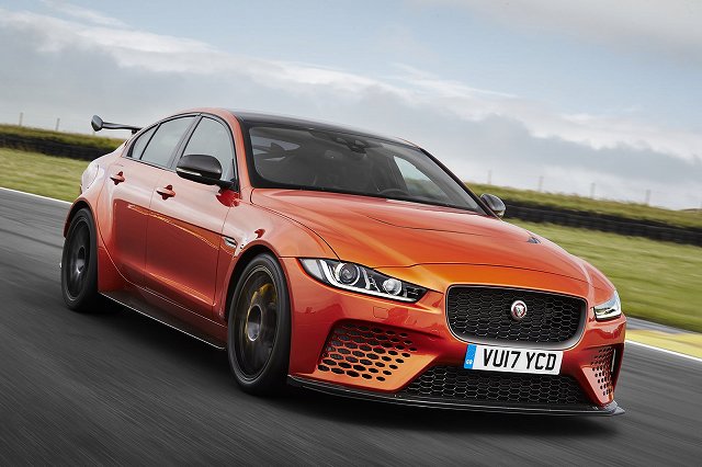 600馬力ミドルセダン！ジャガー「XE SV Project 8」近日入庫予定